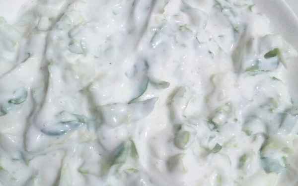 Lettuce with Yogurt