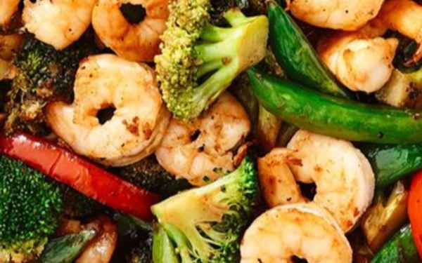 Pottery shrimp with vegetables